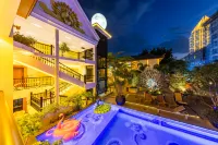 T12 Fuju Leisure Resort Hotel (Xingguang Night Market Branch, Jinghong Gaozhuang, Xishuangbanna) - piscina
