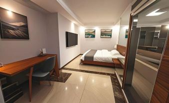Junshang Business Hotel (Enshi Railway Station)
