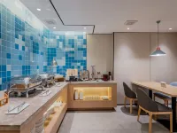 Homeinn · neo Hotel (Shanghai Caohejing Hongmei Road Subway Station) Hotels near Caohejing