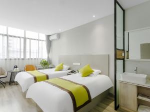 Dongfeng Shenlong Hotel