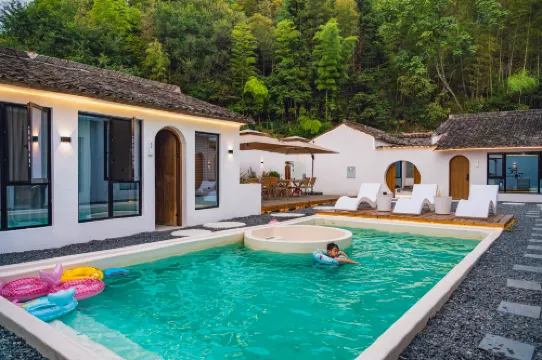 Like your luxurious hot spring homestay in the courtyard