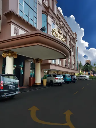 Olympic Hotel Отели рядом со станцией Jakartakota Station