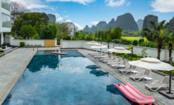 Dream Residence Yangshuo Hot Spring Resort Hotel (Ten Mile Gallery Yulonghe Branch)