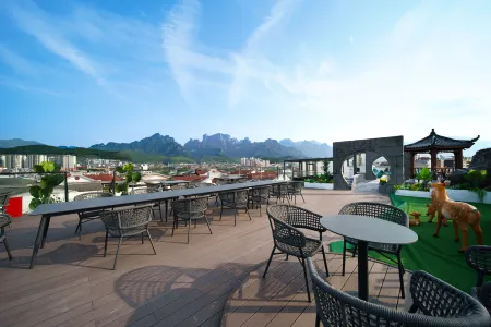 Zhangjiajie Xuyuan Hotel (Tianmen Mountain Forest Park Store) Отели рядом со станцией Zhangjiajie West Station