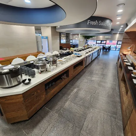 Seogwipo JS Hotel Отели рядом с достопримечательностью «Парк развлечений Seri World»