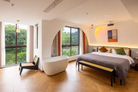 Slow Life Riverside B&B (Wuzhen Xizha Branch) Отели рядом с достопримечательностью «Wu Village»