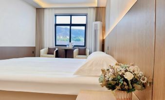 Guanshan Yue Courtyard Homestay