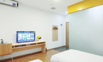 Rujia Business Hotel (Zhanjiang Aihua Plaza)