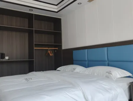 Bamianshan Qingfeng Xiaozhu Homestay Отели рядом с достопримечательностью «Bamian Mountain»