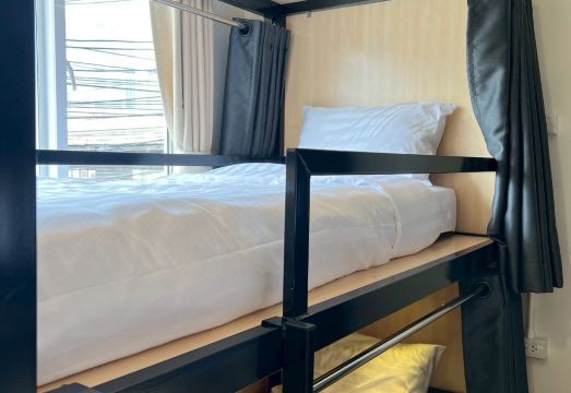 이즈 앳 사톤 코워킹 스페이스