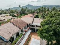 SimPly Stay Fisherman's Village