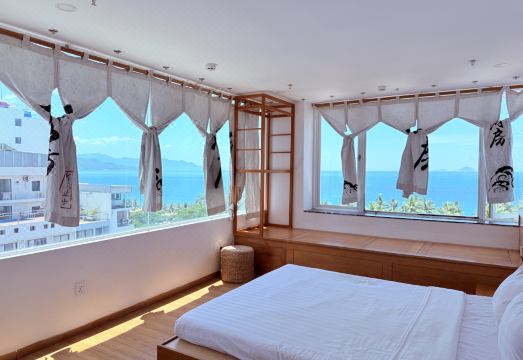 후지 부티크 호텔 냐짱의 모던한 로비 공간