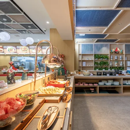 TRUE GO Hotel (Beijing Fangshan Liangxiang Station Longhu Tianjie Branch）