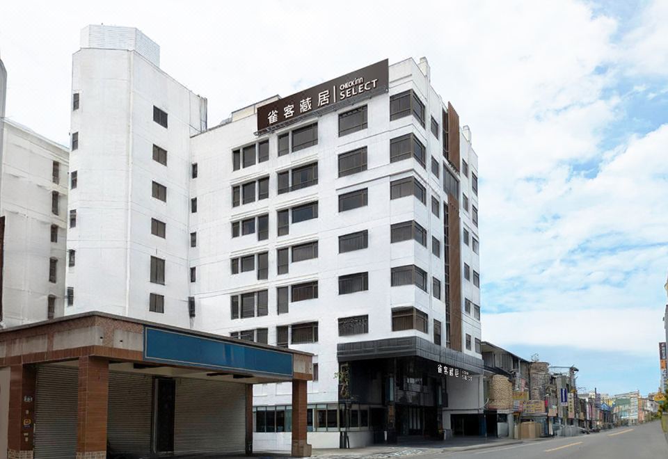 체크 인 셀렉트 화롄 린센의 깔끔한 로비 모습