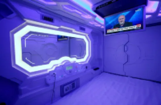 西貢河畔膠囊旅館