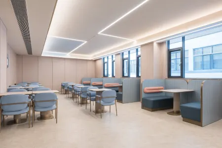 Hanting Hotel (Longnan Oil Olive Base Branch) Отели рядом с достопримечательностью «Wanxiang Cave Scenic Area»