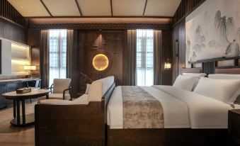 Qiling Hotel (Wujiaba Subway Station Wujiaba Central Park)