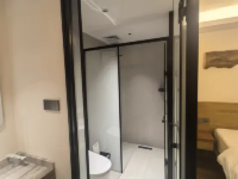 月隱ブティック中国式旅館（梵淨山観光地東門）