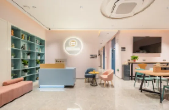 Manyouyou Hostel (Nanjing South Railway Station Shuanglong Avenue Subway Station)