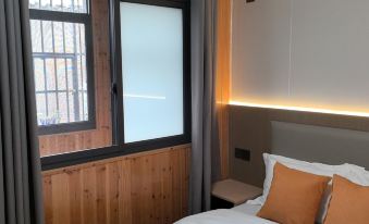 Tanying Yiju Homestay (Longtan Ancient Town)