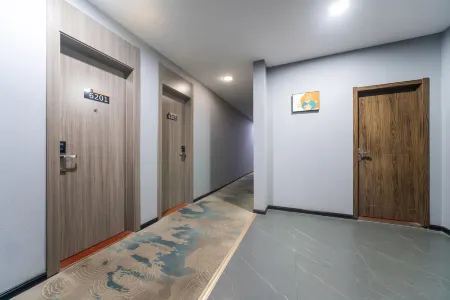 Jinan Jiayi Hotel Отели рядом с достопримечательностью «Jinan Engineering Vocational and Technical College (Xiuyuanhe Campus)»