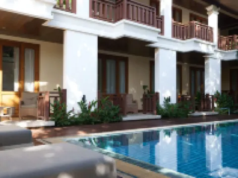 โรงแรมอาทินา โรงแรมในปากเซ