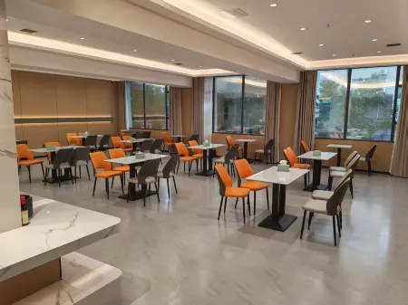 Diyavike Garden Hotel (Bijie Qixingguan District Government) Отели рядом с достопримечательностью «Nan Mountain Park»