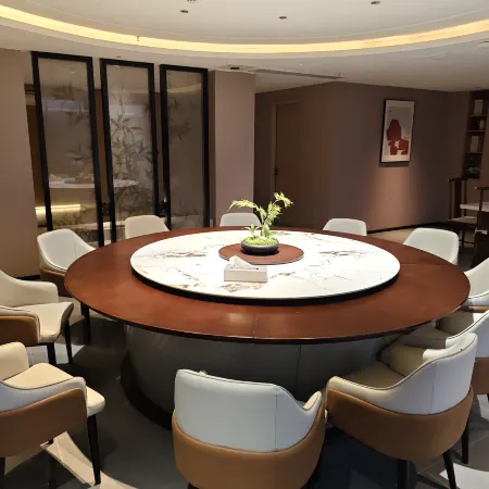 Tongqiu Four Seasons Hot Spring Holiday Hotel