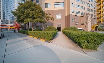 Zhengzhou Lexin Hotel (Zhengdong MixC Store)