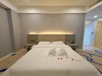 Hohhot Jinyun Express Hotel (Kuangxiangzi Food Street Affiliated Hospital) - جاكوزي