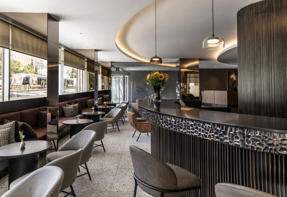 아말리아 호텔 아테네의 도서관 시설