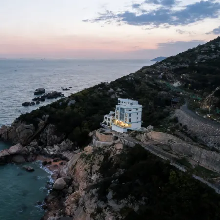Floral Hotel · Listening to the sea Hotel