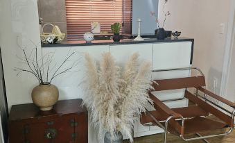 Yongsan Hyochang Park 3 minutes, breakfast included, luggage storage service,