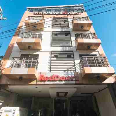 RedDoorz Plus New Era Budget Hotel Mabolo former Reddoorz near Landers Superstore Cebu City Hotel Exterior