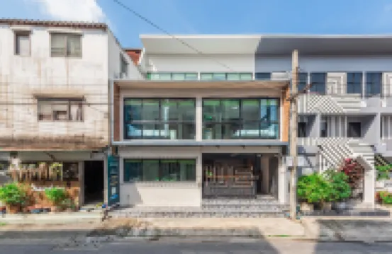 ลาชาตา – หัวหมาก โรงแรมใกล้Phattanakan Life Complex