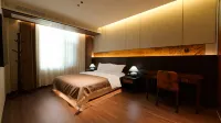 Jinhai Bay | Lavish · City Garden Hotel (Dali Xiangyun High-Speed Rail Station Branch)