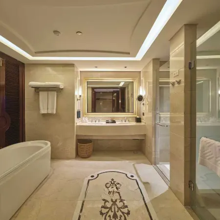 DoubleTree by Hilton Sanya Bay