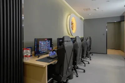 Wenzheng E-sports X Light Luxury Hotel (Xuanwu Lake Park Nanjing Station) Hotels in Nanjing