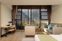 Ya'an Shimian Chuantou Howard Johnson Hot Springs Resort Hotel - balcony