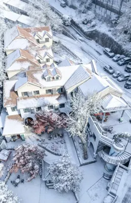 MoGan  Clouds  End  Hotel Hotels near Du Yuesheng Mansion