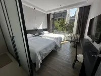 Mile Rongxi Dieyuan Hot Spring Hotel (Huquan Ecological Park)