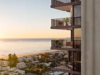 Yves Mermaid Beach Apartment by CLLIX Hotels in Mermaid Beach
