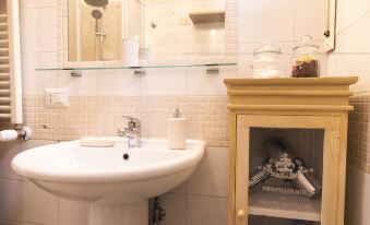 Tom's House (Vatican holiday house)