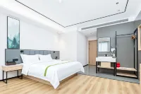 GreenTree Inn Express Hotel (Huludao Qianyuan Xiangman Huadu RT Mart Darunfa Store) Hotels in Passenger Station Area
