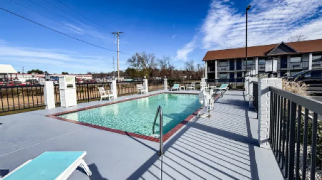 Motel 6 Junction, TX - Llano River