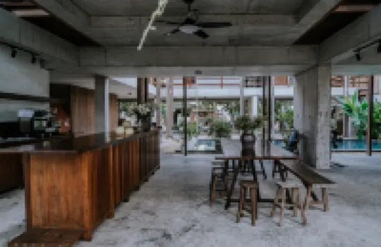 HACHI HOMESTAY & SPA