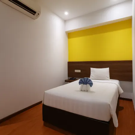 Lemonade Hotel