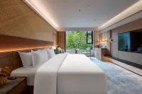 Huangling Zhushan Resort Hotel (Huangling Scenic Area Branch)