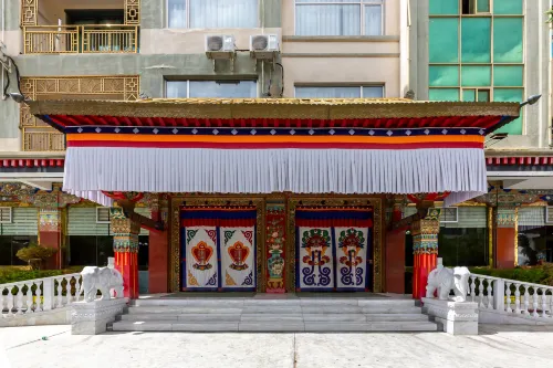 Gesar Hotel