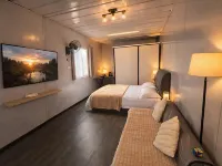 Galaxy Homestay (Muslim) Hotels near MAPS Perak